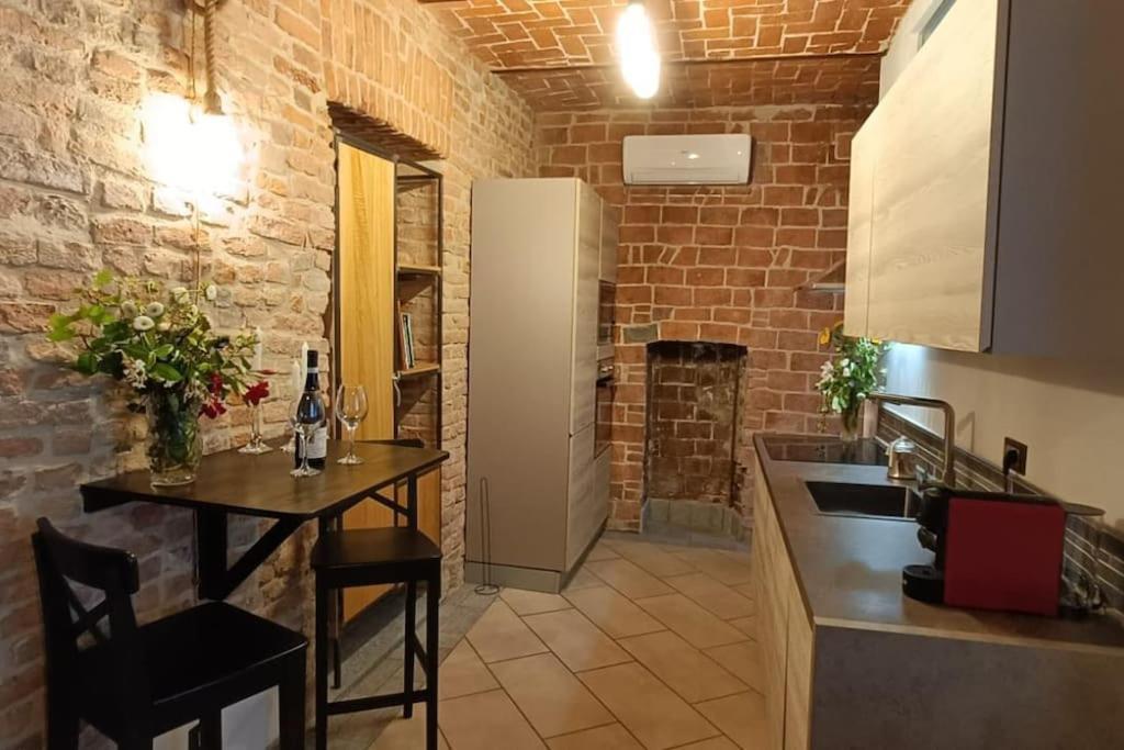 Piazza Statuto-Appartamento Tra Le Mura A-C E Wi-Fi Asti Ngoại thất bức ảnh