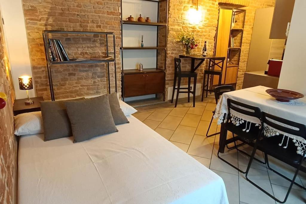 Piazza Statuto-Appartamento Tra Le Mura A-C E Wi-Fi Asti Ngoại thất bức ảnh